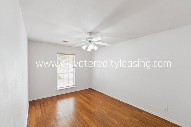 Building Photo - 1305 W Quincy St