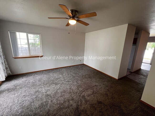 Building Photo - Updated 3 bed house in Davis Park
