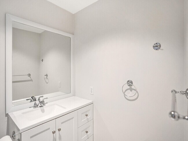 Building Photo - 3747 E Valley Green Dr