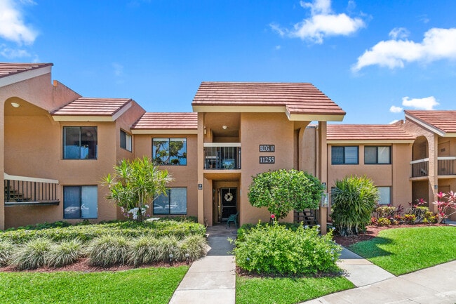 Building Photo - 11255 Green Lake Dr