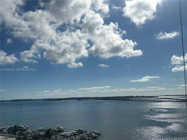 Building Photo - 1925 Brickell Ave
