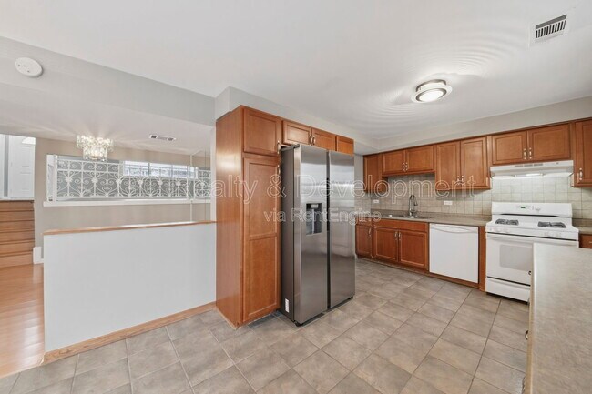 Building Photo - 9517 Terrace Pl
