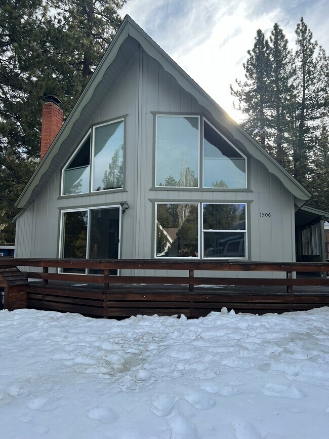 Building Photo - 1506 Murietta Dr