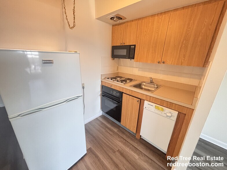 Building Photo - 385 Massachusetts Ave