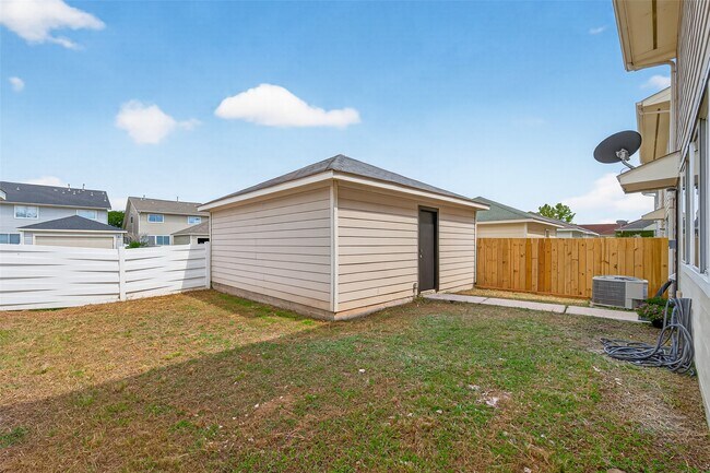 Building Photo - 19515 Fletcher Way Dr