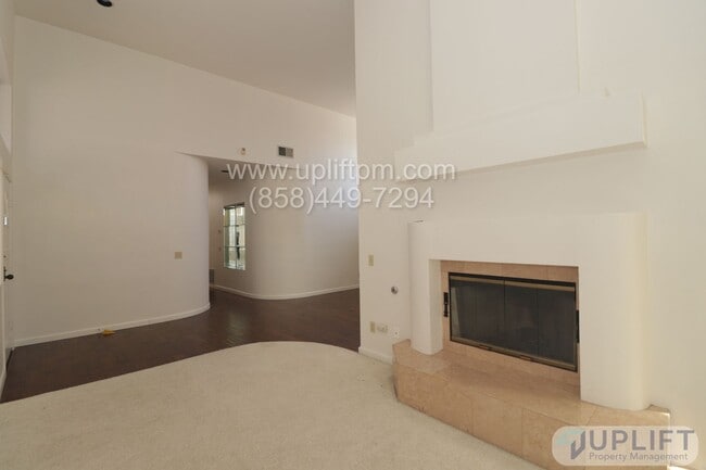 Building Photo - 3 Bed, 2 Bath Single Story Home