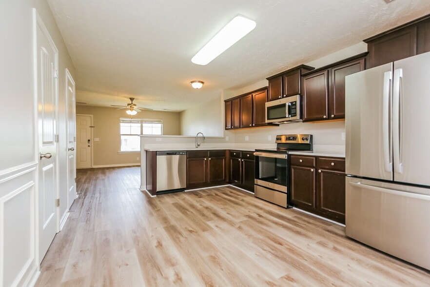 Building Photo - 1806 Warmingfield Dr