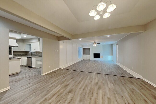 Building Photo - 2318 Turtle Creek Dr