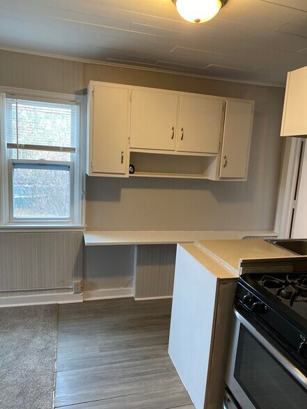 Building Photo - 316 2nd St N