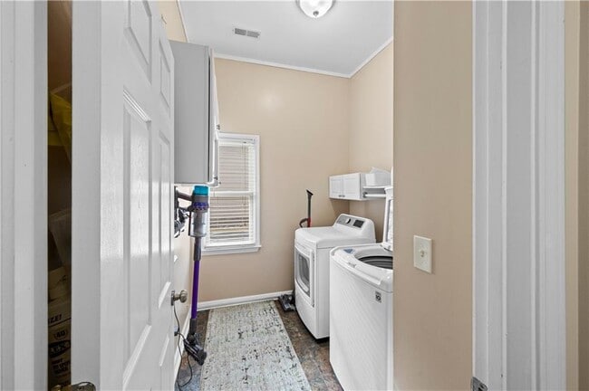 Building Photo - 2239 Snug Harbor NE