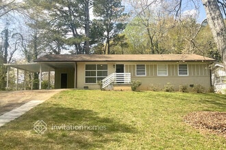 Building Photo - 2407 Cresta Dr