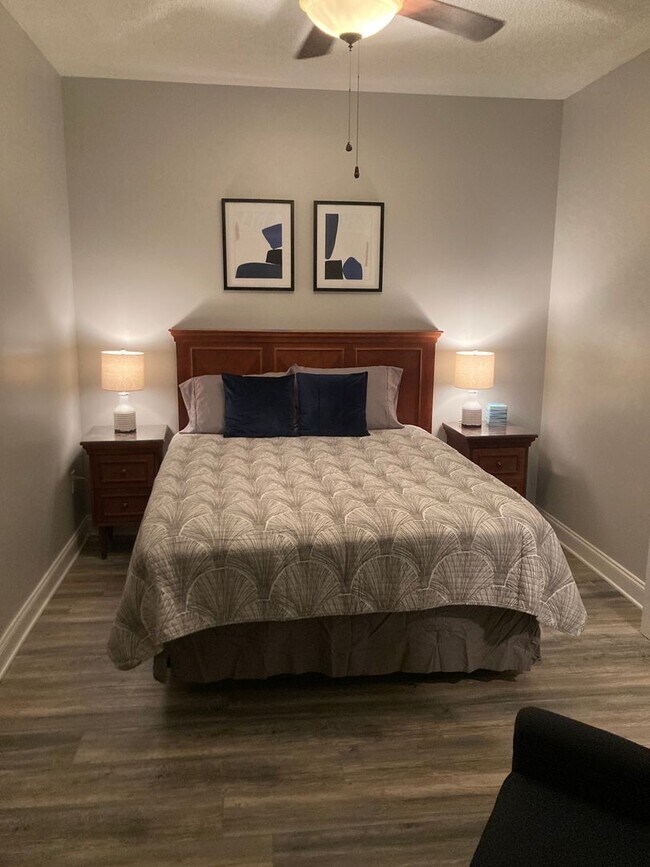 Building Photo - Tallahassee Center 713