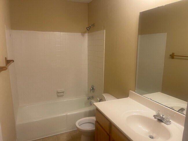 Building Photo - ? Now Leasing in Hanahan! ? 2 Bed • 2 Full...