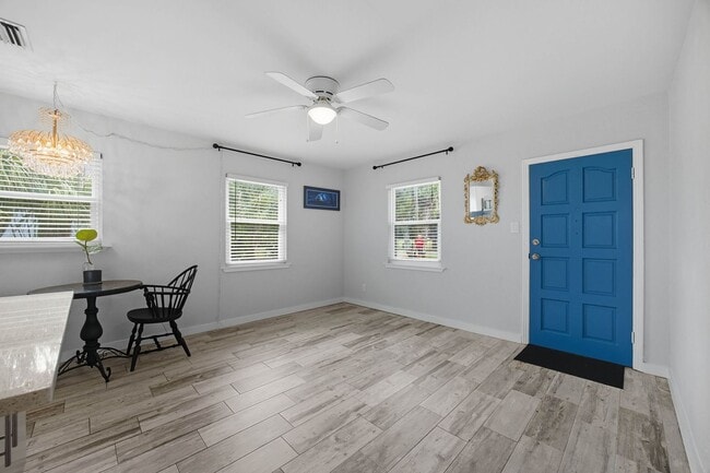 Building Photo - 6236 S Martindale Ave