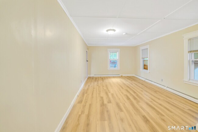 Building Photo - 616 Willow St