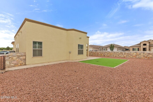 Building Photo - 2101 James White Dr