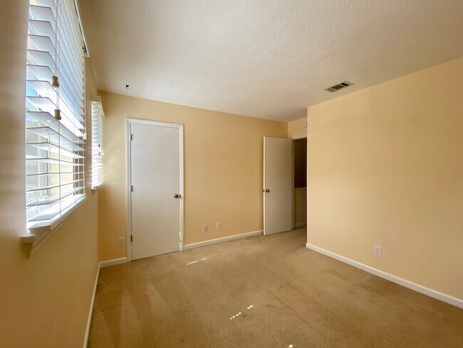 Building Photo - 2126 Alpine Rd