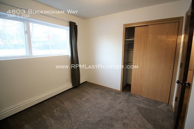 Building Photo - 4803 Buckingham Way