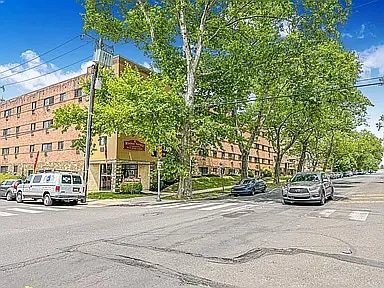 Building Photo - 6930 N Broad St