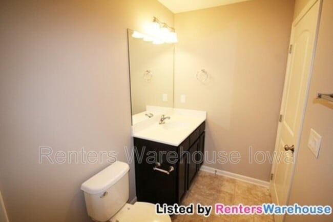 Building Photo - 9155 Coneflower Dr