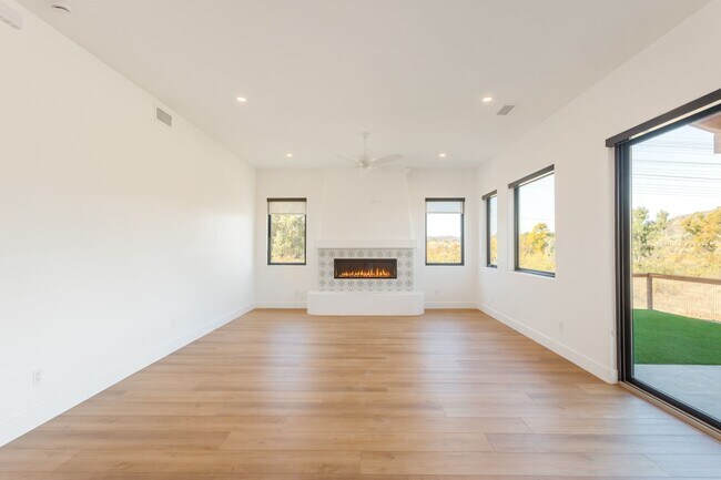 Building Photo - Luxurious Living in Rancho San Diego: Custom Built Home for Rent $5,095