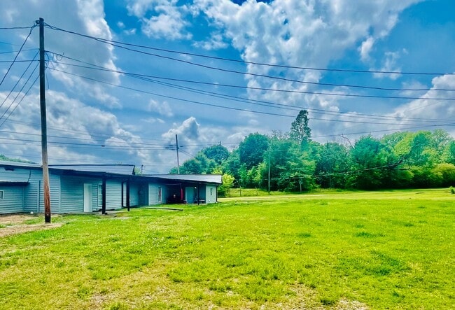 Building Photo - 2032 Mill Creek Rd SW