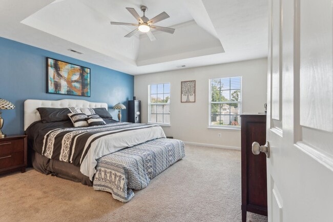 Building Photo - Spacious 4 BDRM 2.5 BA