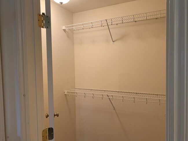 Building Photo - 322 E Bellis Fair Pkwy