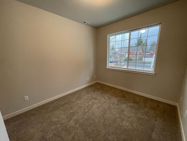 Building Photo - Modern 3b/2ba Energy Star Certified Home In Lentz