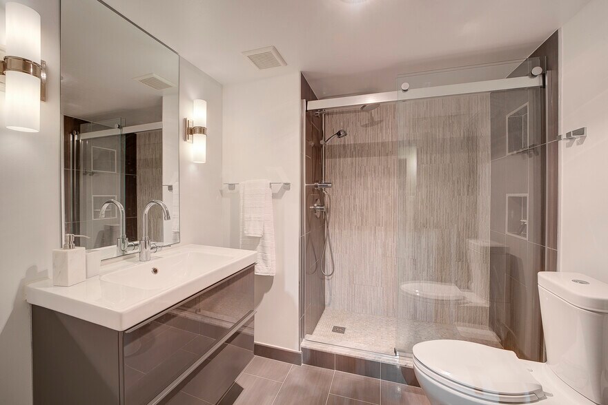 Building Photo - 1200 Braddock Pl