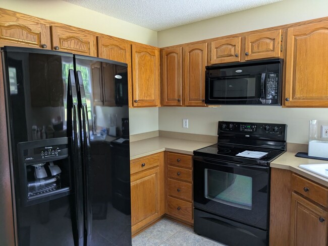 Building Photo - 3BR/2.5Bath House in NE Hickory
