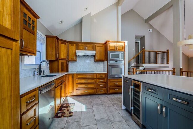 Building Photo - 4518 Club House Dr