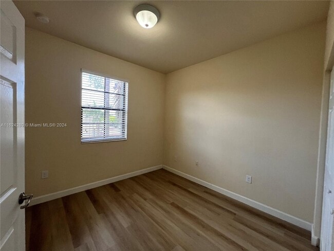 Building Photo - 748 SE 32nd Ave