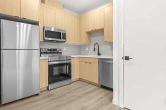 Building Photo - 540 N Blandena St