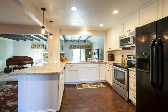 Building Photo - 7145-7145 Murieta Pkwy