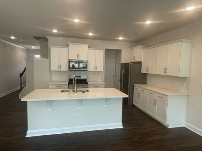 Building Photo - COMING SOON: Beautiful 3BR 2.5BA Townhome w/ 1 Car Garage • Updated Kitchen in Huntersville