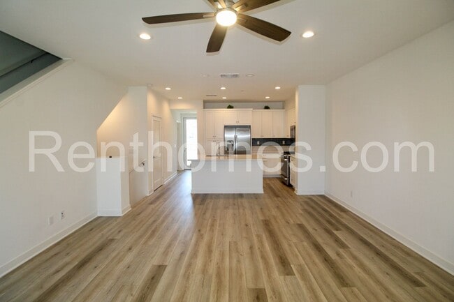 Building Photo - 1716 Discovery Falls Dr