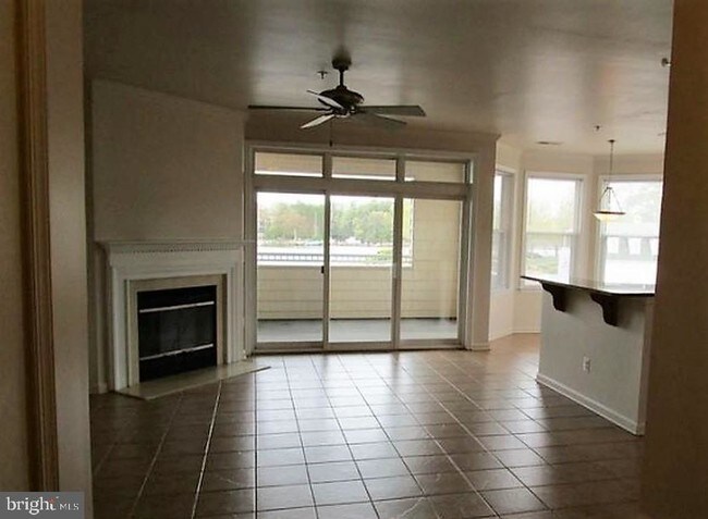 Building Photo - 614 Oyster Bay Pl