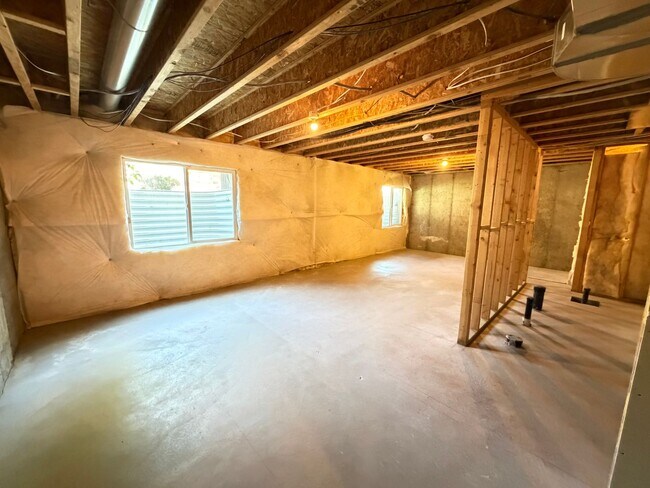 Building Photo - 1334 Wallburg Dr