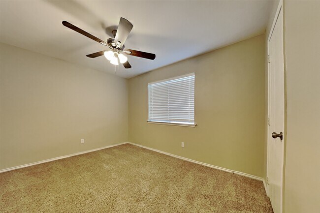 Building Photo - 19710 Twisted Creek Dr