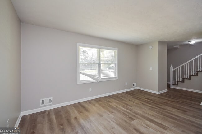 Building Photo - 6950 Carleen Ct