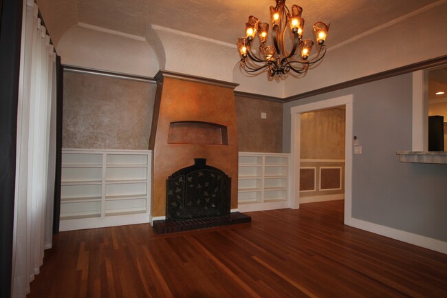 front room - 2600 E St