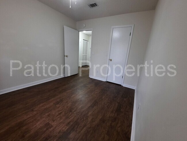 Building Photo - 1833-1835 Kathleen Drive -  Outside CoC -R...