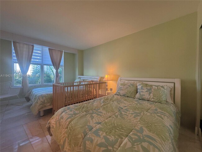 Building Photo - 3800 S Ocean Dr