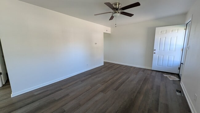 Building Photo - 1027 E Wallace St