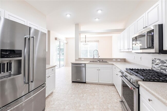 Building Photo - 9282 Palm Island Cir