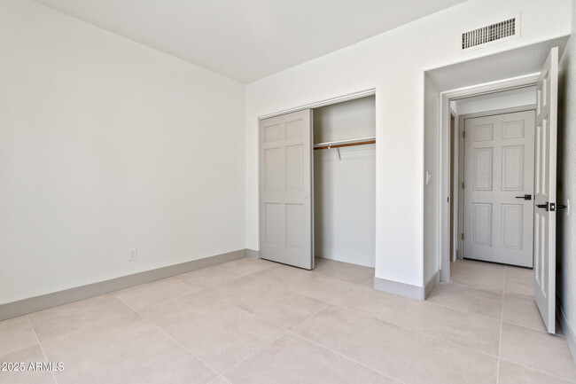 Building Photo - 3520 N 110th Ave