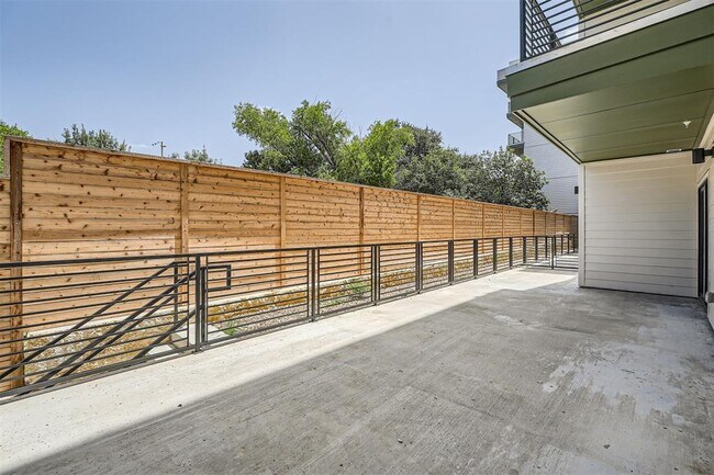 Building Photo - 4802 S Congress Ave