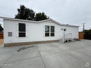 Building Photo - 1355 Calle Durazno