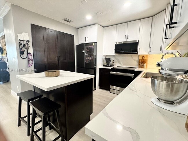 Building Photo - 14849 SW 114th Ct